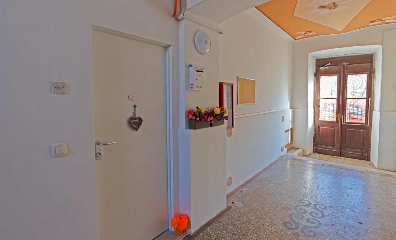 Rich Apartment Pula Eksteriør billede